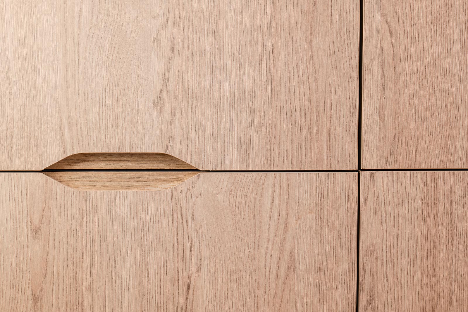 ebac home signature showroom 04 built in cabinet 1600px