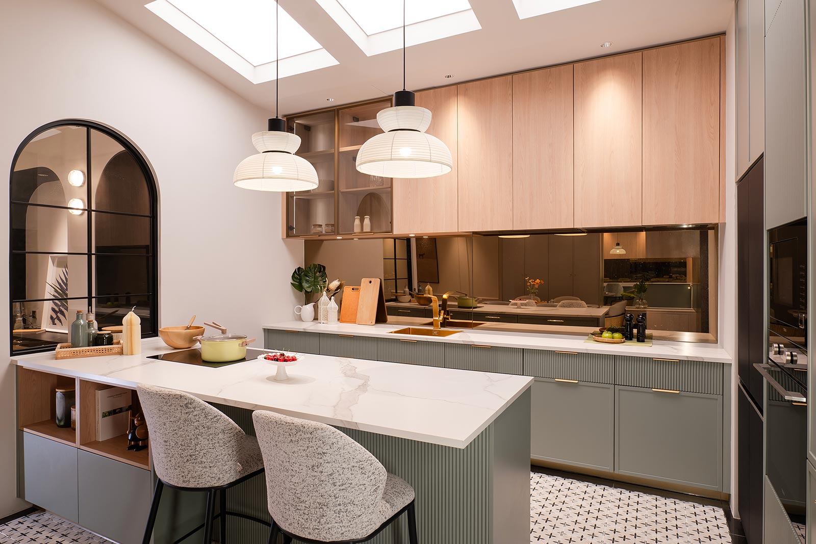 Ebac Home - Signature Showroom 14 - Modern Kitchen Interior - 1600px