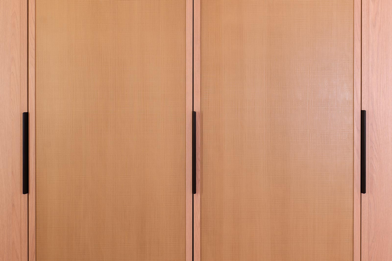 ebac home signature showroom 18 custom wardrobe 1600px